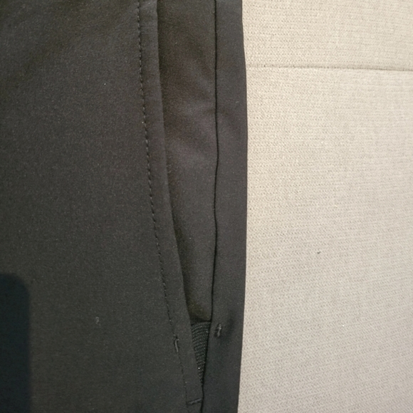 IZOD Golf Swingflex Straight Fit black  Men's Size 30 x 32 - Picture 4 of 6